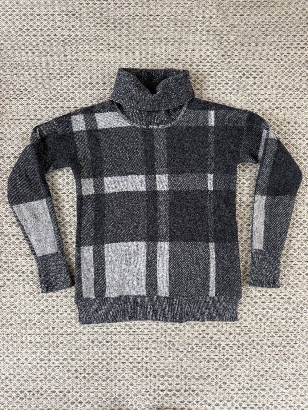 Banana Republic Merino Wool Turtle Neck Sweater Size Small